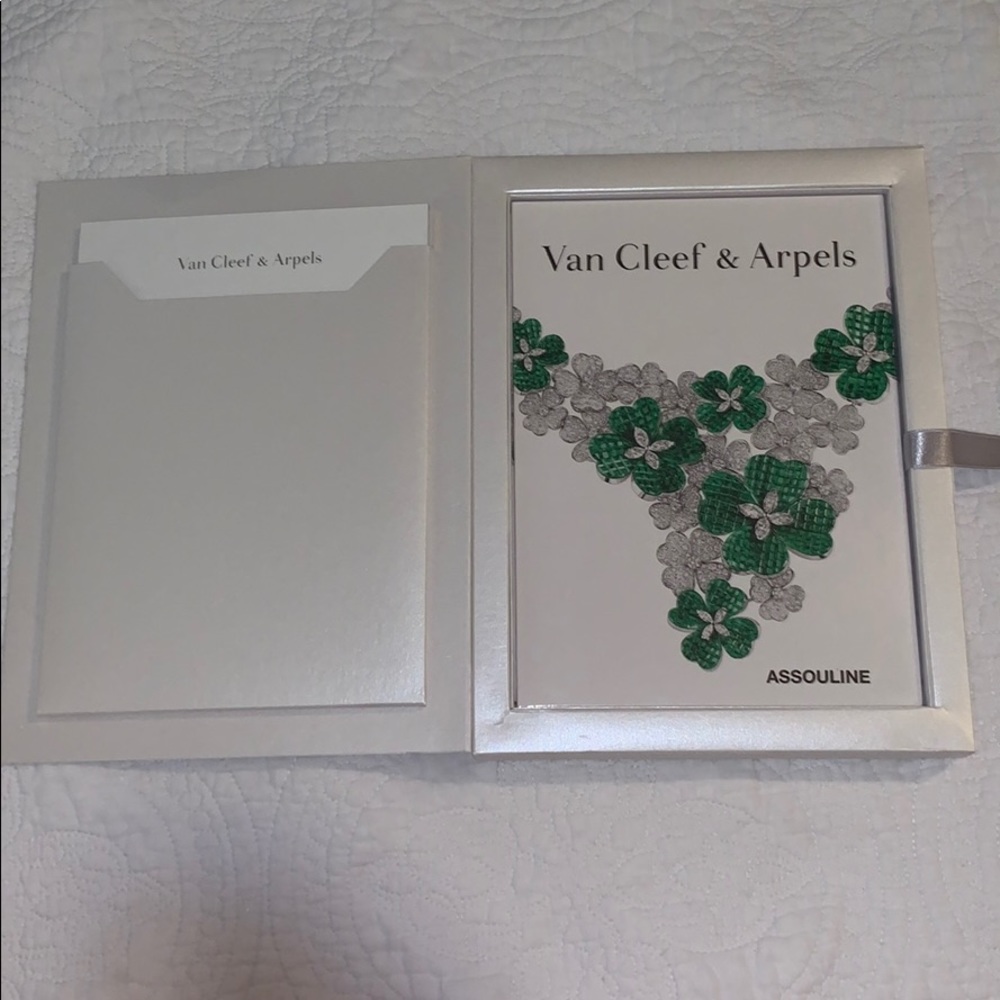 Fantastic Assouline Van Cleef & Arpels CT Book